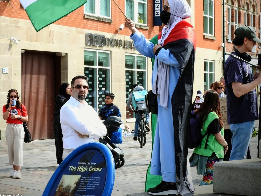 នយោបាយនិងព័ត៌មានបច្ចុប្បន្ន